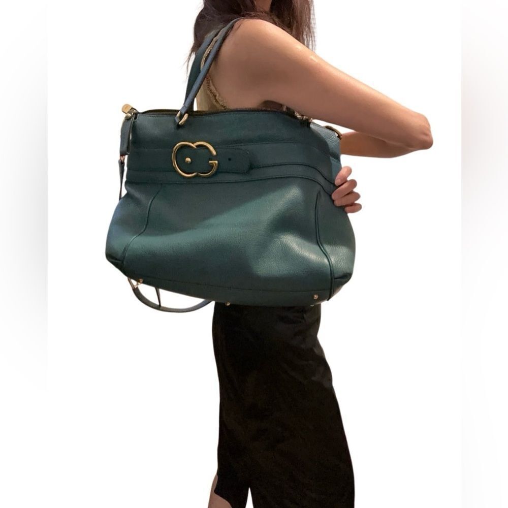 Gucci Green Shoulder Bag with Gold Hardware